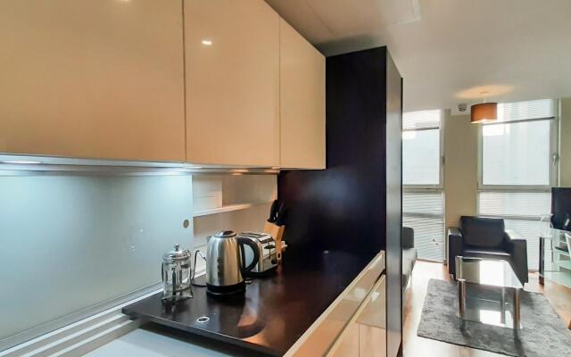 Comfy One Bedroom Apartment in City of London