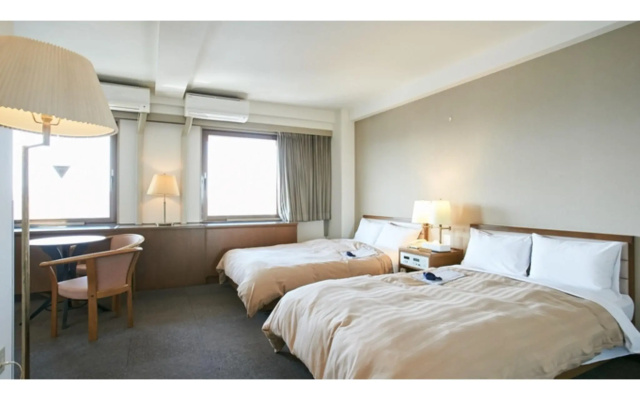 Hotel Sun Plus Yutaka – Guest Rooms – Izumisano