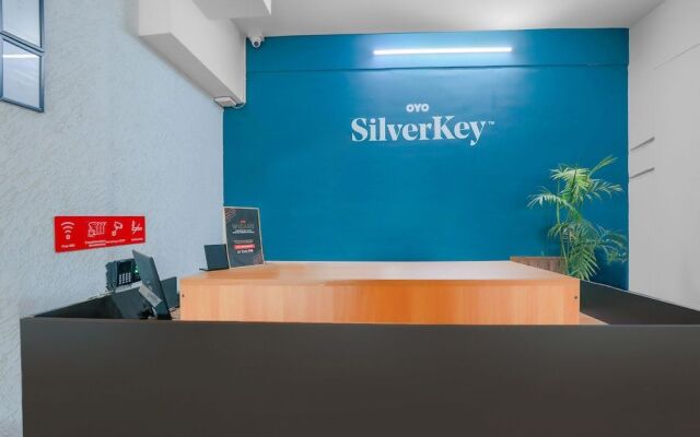 OYO 17209 SilverKey Malikarjuna Residency Gachibowli