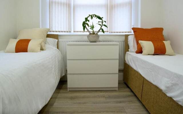 Remarkable 2-bed Apartment in Chelmsford