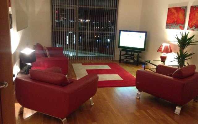 Stunning Spacious City 2 bedroom  Apartment