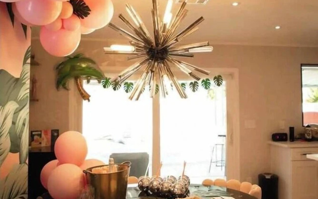 The Blush - With Pool Bars Neons, Palm Springs