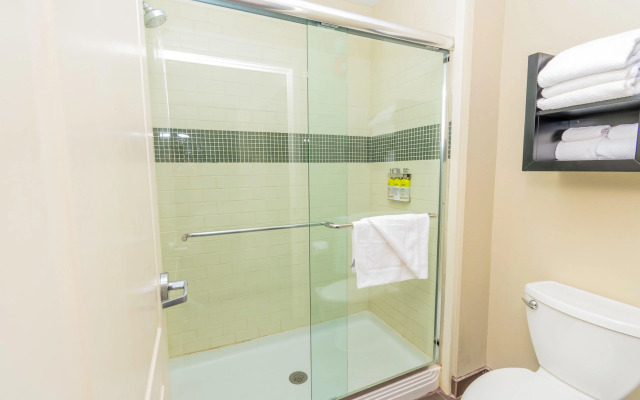 Staybridge Suites Houston IAH - Beltway 8 by IHG