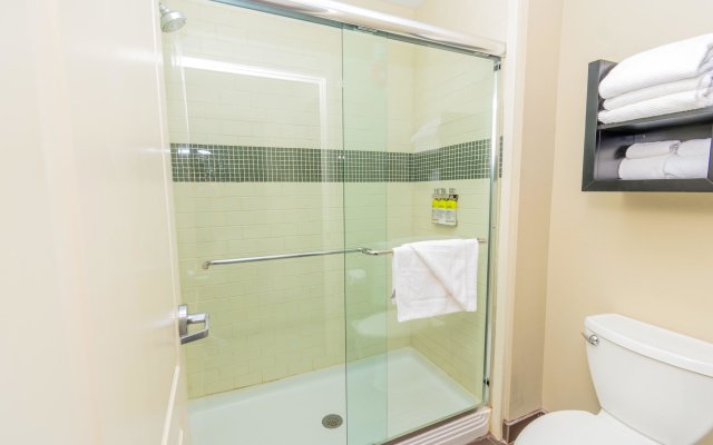 Staybridge Suites Houston IAH - Beltway 8 by IHG