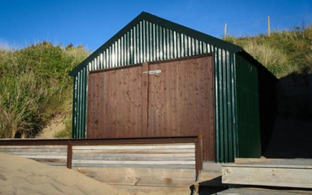 10 Llwyn Onn Beach Hut