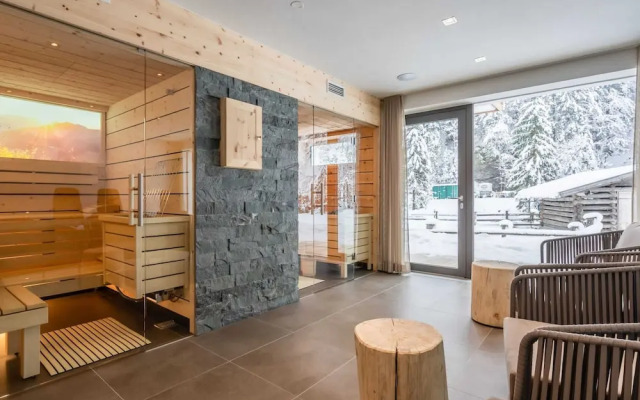 Chalet With Sauna and Jokercard in Summer