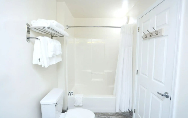 La Mer Beachfront Resort