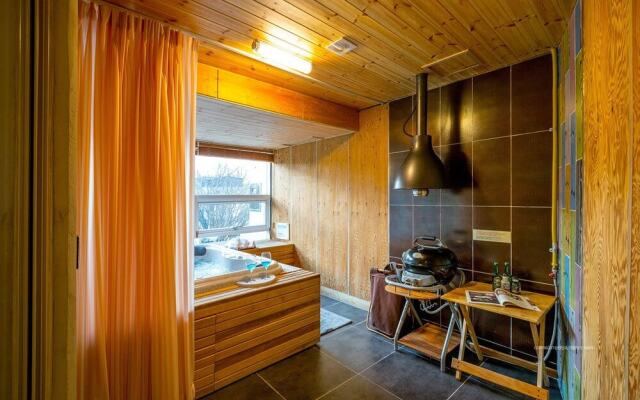Harbor House poolvilla couple