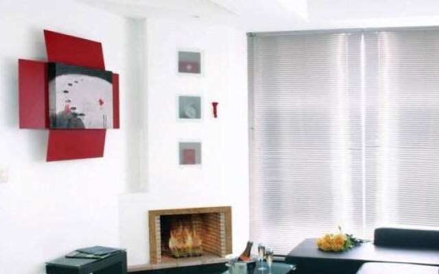 104 Art Suites