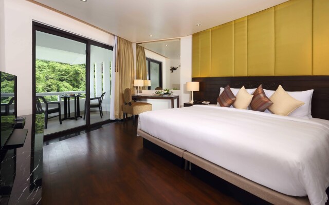 Le Meridien Phuket Beach Resort