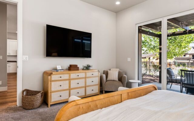 Grand Slam Getaway #5 5 Bedroom Townhouse