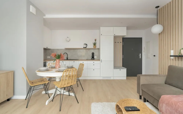 Elegant Apartment in Poznan by Renters