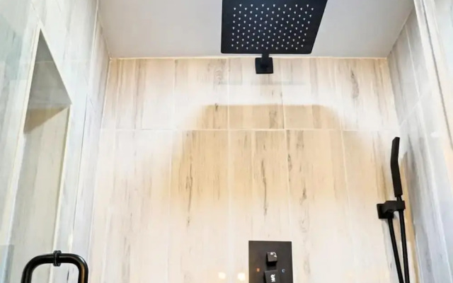 Harmony Studio 5min-asian Dist Full Kitchen