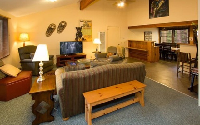 Holiday Haus Motel