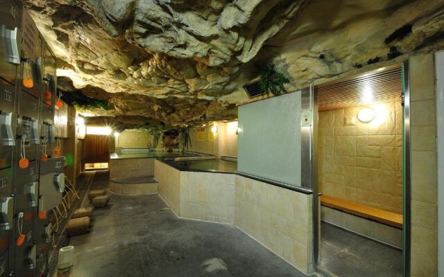 Baron's Hot Spring Hotel