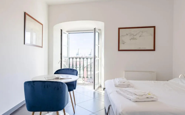 Sea View Apartment Next To Acquarium