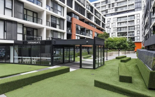 Modern 2BR Apt by the Yarra River