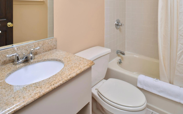 Golden Hill Inn Danbury