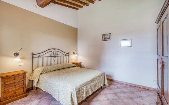 Uva Family Apt Shared Pool,volterra