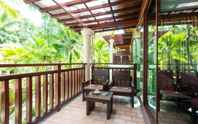 Khaolak Bay Front Resort