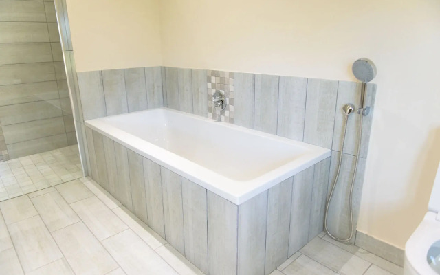 Whalesong Hotel & Spa