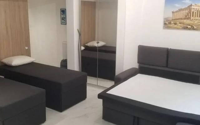 New Luxurious Studio at the Acropolis Foot Hills