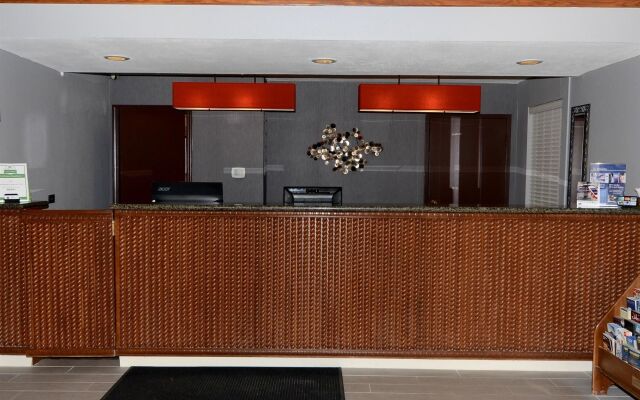 SureStay by Best Western Kansas City Country Inn North