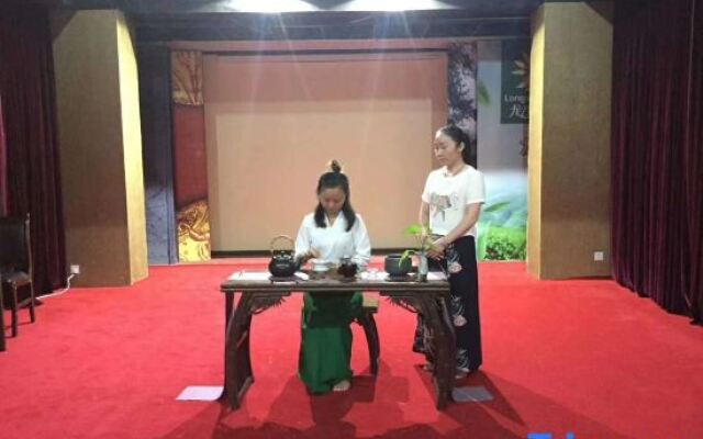 Pu'Er Tea Expo Garden Hotel