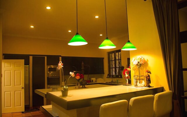 Baan Win House