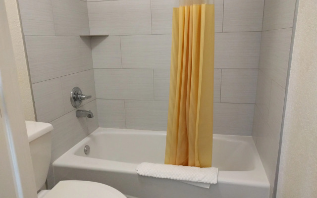 Red Carpet Inn Airport and Cruise Port Hotel Fort Lauderdale