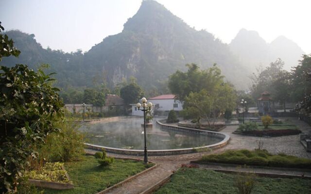 Vietnam Trade Union Hotel in Kim Boi