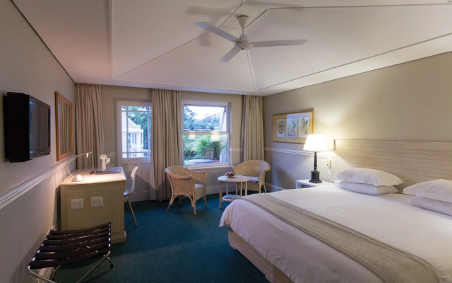 Quarry Lake Inn