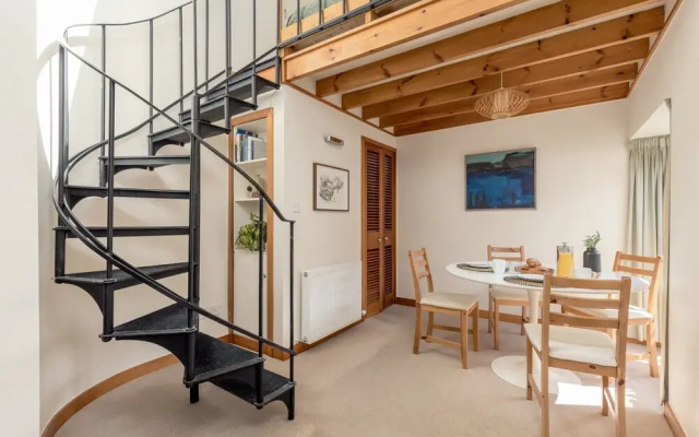 Altido Charming mews flat near the Dean Bridge