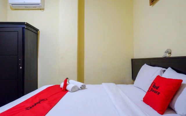RedDoorz near Citraland Waterpark Kendari