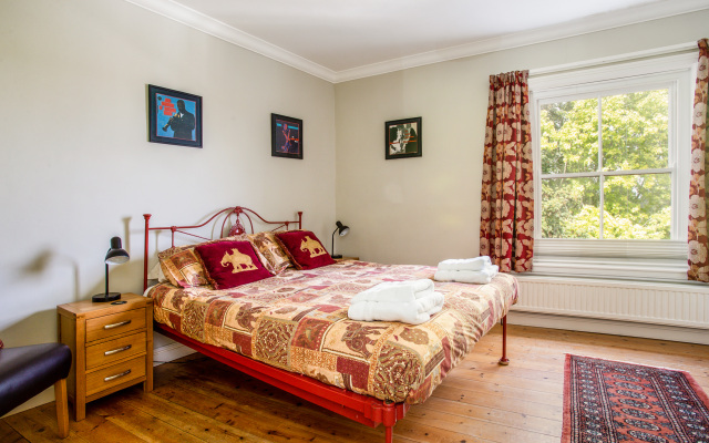 A peaceful elevated residential area within walking distance of the city
