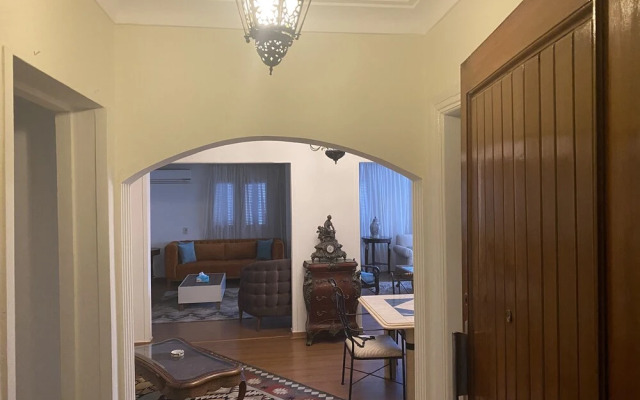 Charming 2-bedrooms Apartment With Side Nile View