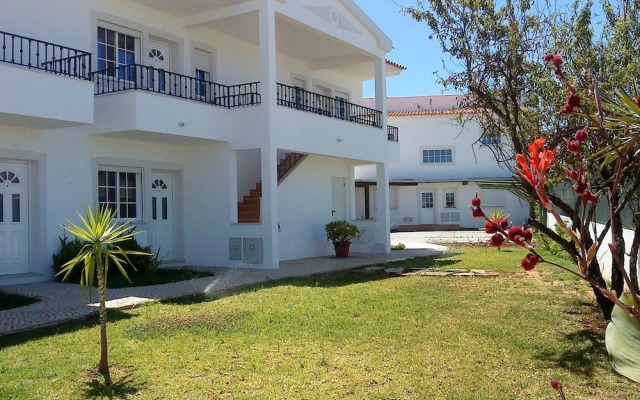 Albufeira 1 Bedroom Apartment 5 Min. From Falesia Beach and Close to Center! E