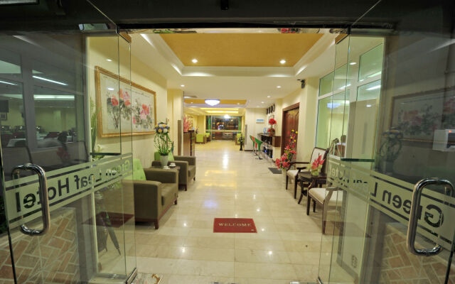 Green Leaf Hotel