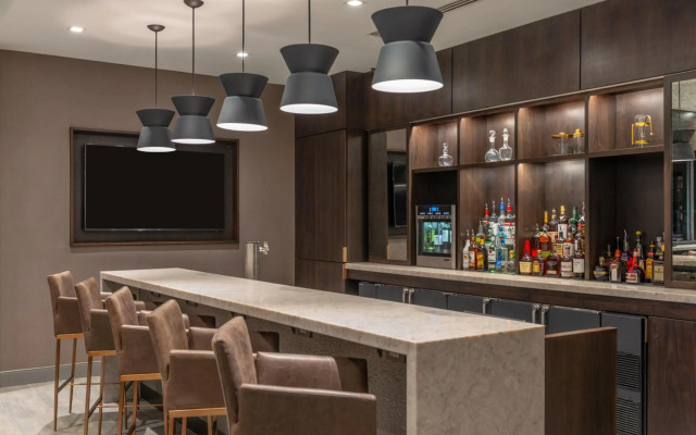 Holiday Inn Boston Logan Airport - Chelsea by IHG