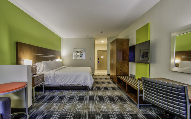 Holiday Inn Express & Suites Dallas NW - Farmers Branch by IHG