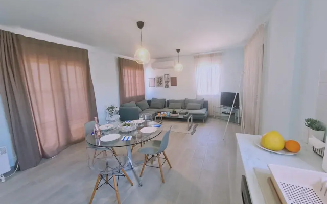 26 CLR - Stay Bellevue Apartment