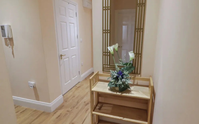 Apartment 7 Mansion House