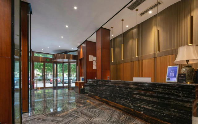 Shangyue Light Luxury Hotel (Desiqin China Construction Fifth Bureau Technical School Store)