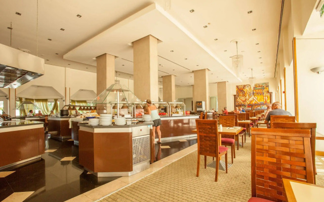 Crown Resorts Horizon Hotel