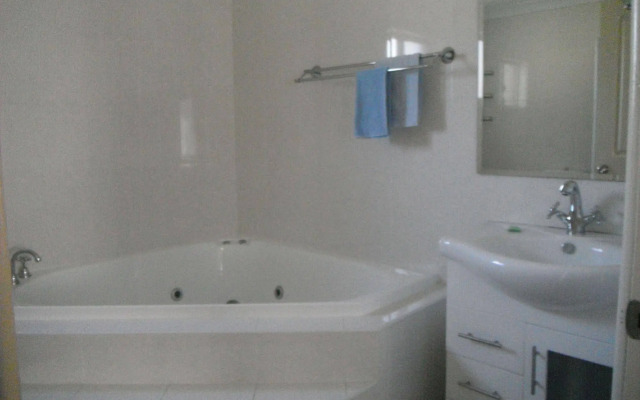 Cooma Country Club Motor Inn