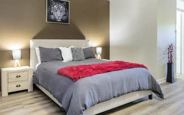 Studio 412 - ocean and sunset views on a budget