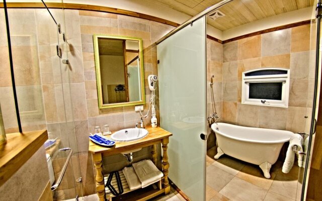 Sasa Nor Lamour B & B