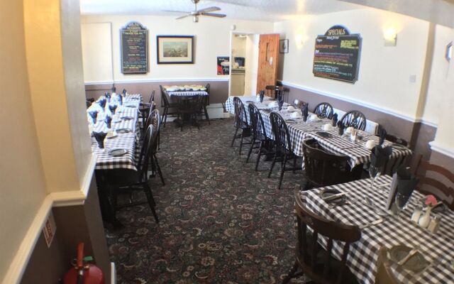 The Fox & Hounds Inn