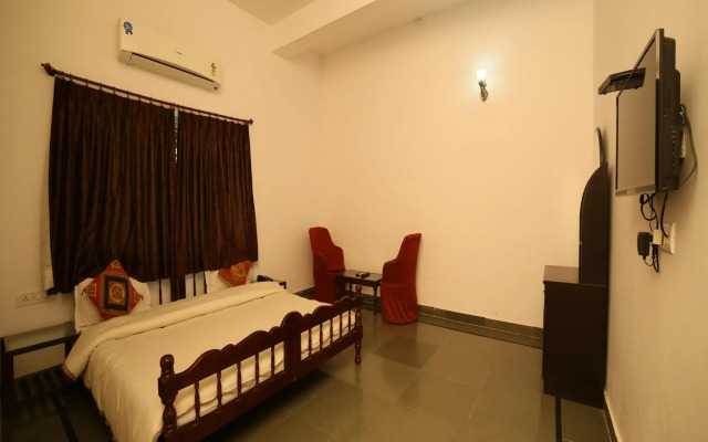 OYO 14119 Hotel Manwar