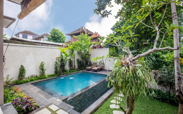 Sari Bamboo Villas